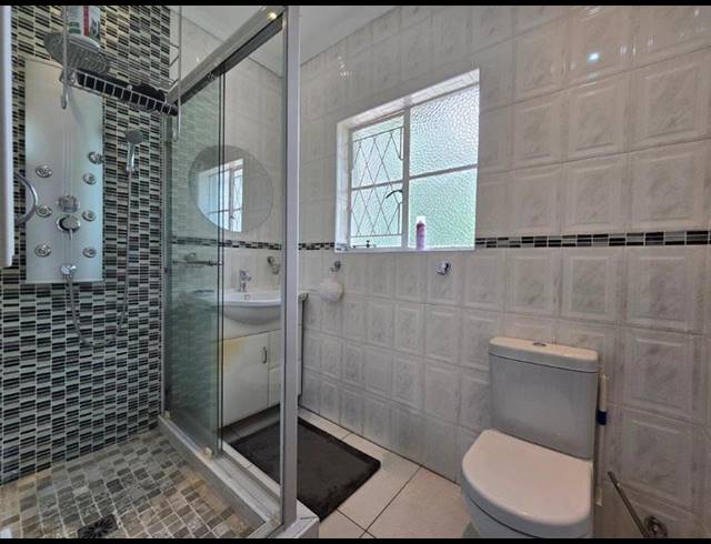 3 BEDROOM FREEHOLD FOR SALE IN BRACKENDOWNS